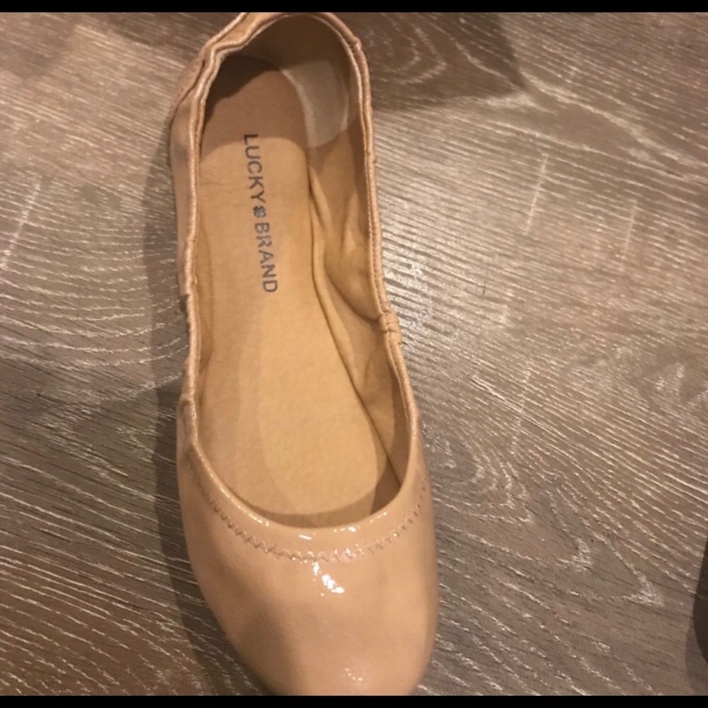 Lucky brand flats - nude 8.5